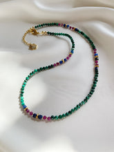 Load image into Gallery viewer, Kaklarota ar Malahītu, Lazurītu, Rubīnu