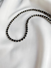 Load image into Gallery viewer, Kaklarota ar Špineli, Hematītiem