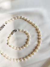 Load image into Gallery viewer, Rokassprādze ar Pērlēm