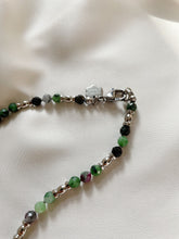 Load image into Gallery viewer, Kaklarota ar Rubīna Coizītu