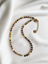 Load image into Gallery viewer, Kaklarota ar Pītersītu