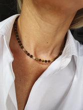 Load image into Gallery viewer, Kaklarota ar Pītersītu