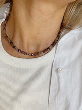 Load image into Gallery viewer, Kaklarota ar Rubīnu