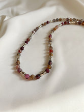 Load image into Gallery viewer, Kaklarota ar Rubīnu