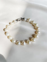Load image into Gallery viewer, Rokassprādze ar Pērlēm