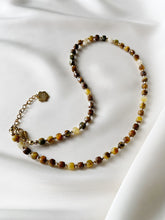 Load image into Gallery viewer, Kaklarota ar Pītersītu