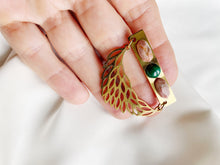 Load image into Gallery viewer, Piespraude ar Rodohrozītu, Malahītu