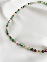 Load image into Gallery viewer, Kaklarota ar Rubīna Coizītu