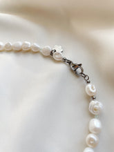 Load image into Gallery viewer, Kaklarota ar Pērlēm, Hrizoprazu