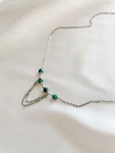 Load image into Gallery viewer, Kaklarota kulons ar Malahītu