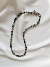 Load image into Gallery viewer, Kaklarota ar Rubīna Coizītu