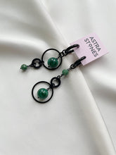 Load image into Gallery viewer, Asimetriski auskari ar Smaragdu