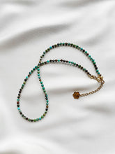 Load image into Gallery viewer, Kaklarota ar Tirkīzu