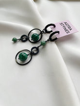 Load image into Gallery viewer, Asimetriski auskari ar Smaragdu