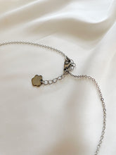 Load image into Gallery viewer, Kaklarota kulons ar Kvarcu