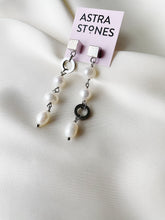 Load image into Gallery viewer, Asimetriski auskari ar Pērlēm