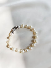 Load image into Gallery viewer, Rokassprādze ar Pērlēm