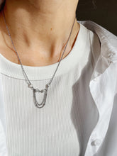 Load image into Gallery viewer, Kaklarota kulons ar Mēness akmeni