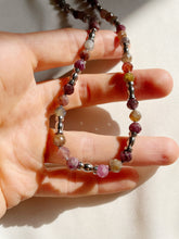 Load image into Gallery viewer, Kaklarota ar Rubīnu