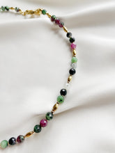 Load image into Gallery viewer, Kaklarota ar Rubīna Coizītu