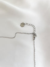 Load image into Gallery viewer, Kaklarota kulons ar Opālu