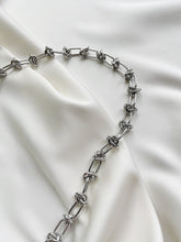 Load image into Gallery viewer, Kaklarota kulons ar Hematītu