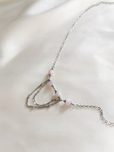 Load image into Gallery viewer, Kaklarota kulons ar Kuncītu