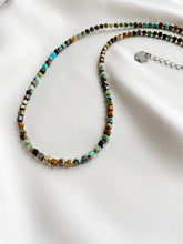 Load image into Gallery viewer, Kaklarota ar Tirkīzu