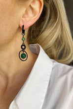 Load image into Gallery viewer, Asimetriski auskari ar Smaragdu