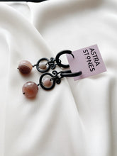 Load image into Gallery viewer, Auskari ar Ahātu