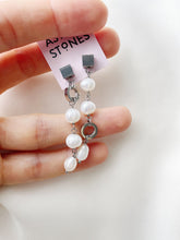 Load image into Gallery viewer, Asimetriski auskari ar Pērlēm