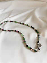 Load image into Gallery viewer, Kaklarota ar Rubīna Coizītu