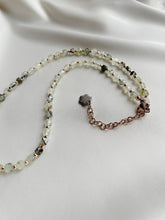 Load image into Gallery viewer, Kaklarota ar Prenītu