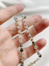 Load image into Gallery viewer, Kaklarota ar Prenītu