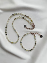 Load image into Gallery viewer, Kaklarota ar Prenītu