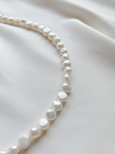 Load image into Gallery viewer, Kaklarota ar Pērlēm