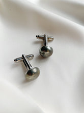 Load image into Gallery viewer, Aproču pogas ar Pirītu