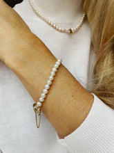 Load image into Gallery viewer, Rokassprādze ar Pērlēm