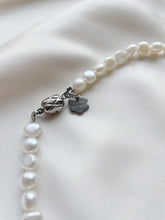 Load image into Gallery viewer, Kaklarota ar Pērlēm