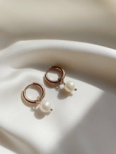 Load image into Gallery viewer, Auskari ar Pērlēm