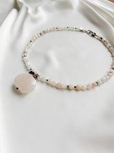 Load image into Gallery viewer, Kaklarota kulons ar Avanturīnu