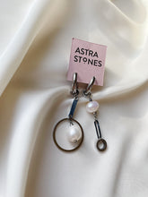 Load image into Gallery viewer, Asimetriski auskari ar Pērlēm