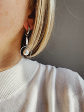 Load image into Gallery viewer, Asimetriski auskari ar Pērlēm