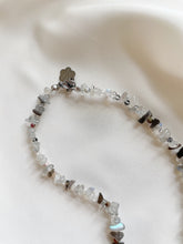 Load image into Gallery viewer, Kaklarota ar Labradorītu