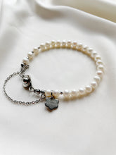 Load image into Gallery viewer, Rokassprādze ar Pērlēm