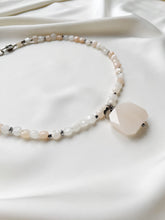 Load image into Gallery viewer, Kaklarota kulons ar Avanturīnu