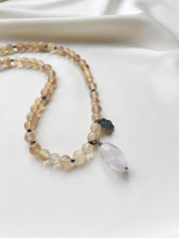 Load image into Gallery viewer, Kaklarota kulons ar Fluorītu