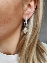 Load image into Gallery viewer, Auskari ar Opālu