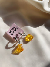 Load image into Gallery viewer, Auskari ar Dzintaru