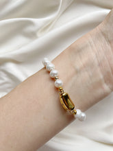 Load image into Gallery viewer, Rokassprādze ar Pērlēm